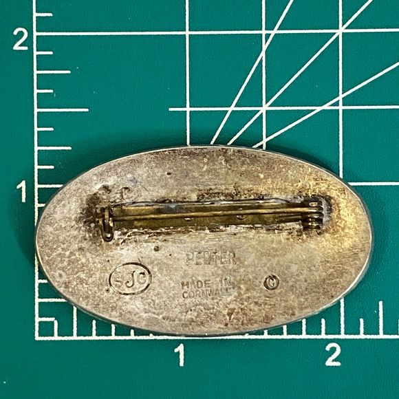 Saint Justin Celtic Knot Brooch Pewter Black Etching Made In Cornwall - Picture 10 of 10